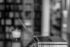 <b>ユーザーが話しているアプリでサイトを作る</b>